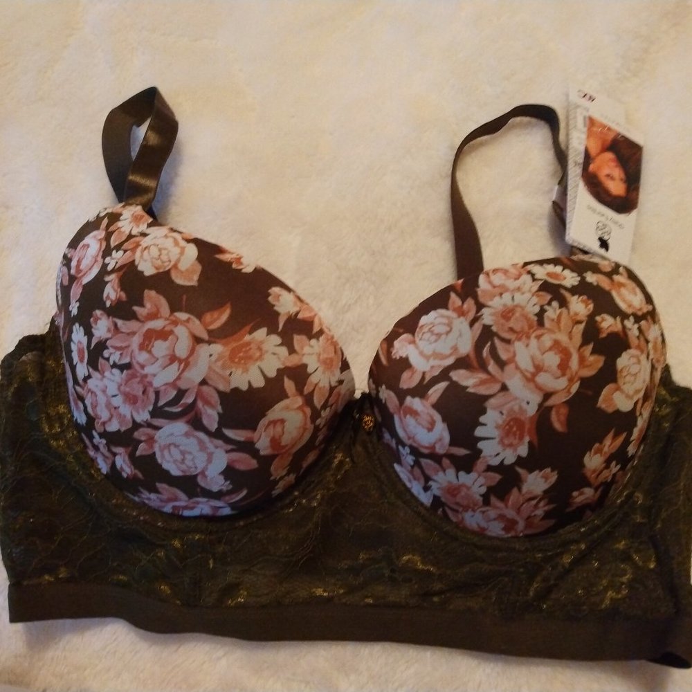 Daisy Fuentes bra